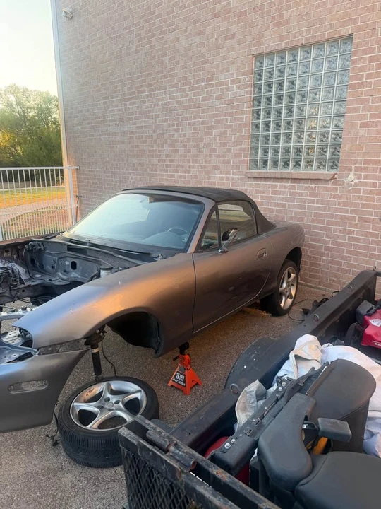 2002 Mazda NB MX-5 Miata - Image 5 of 20
