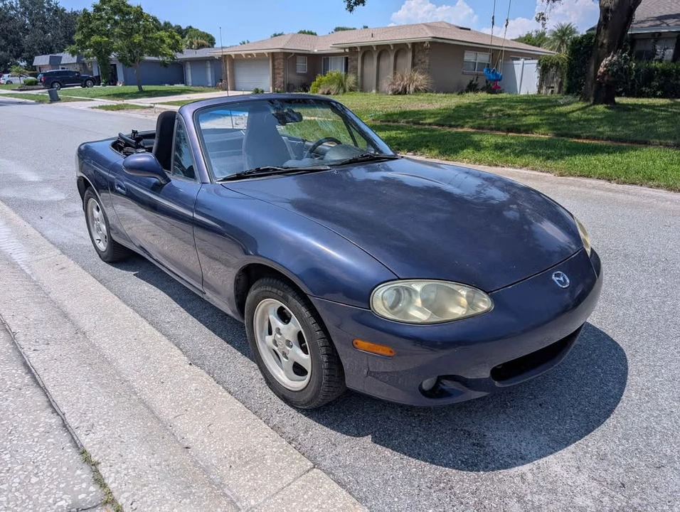 2002 Mazda NB MX-5 Miata - Image 4 of 10