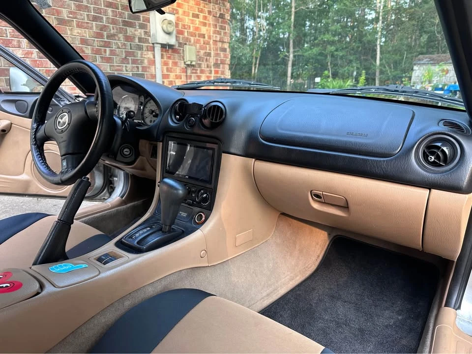 2002 Mazda NB MX-5 Miata - Image 11 of 19