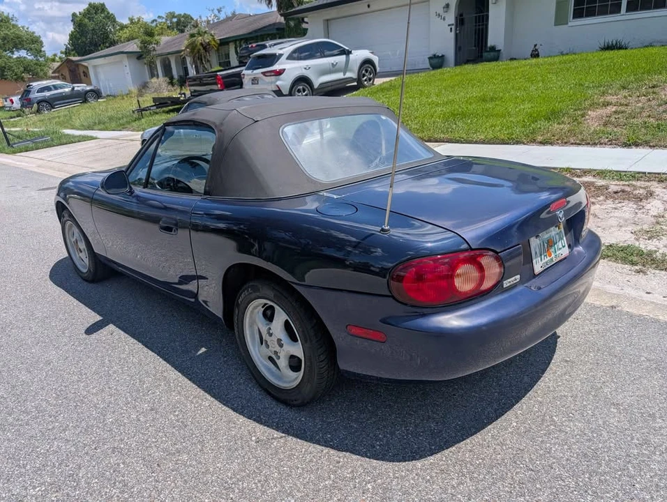 2002 Mazda NB MX-5 Miata - Image 9 of 10