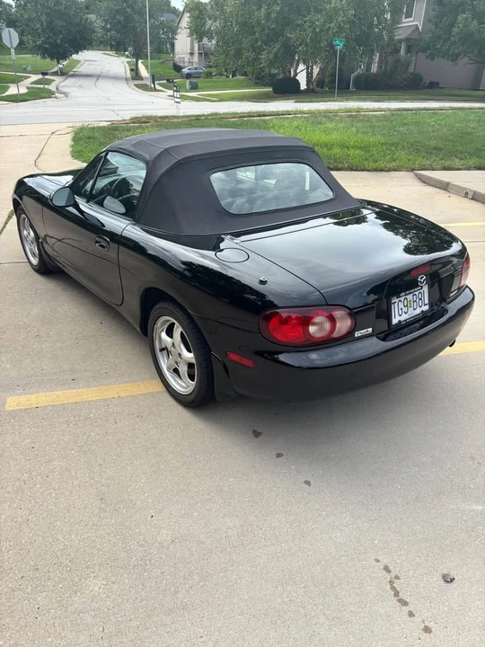 2002 Mazda NB MX-5 Miata - Image 5 of 15