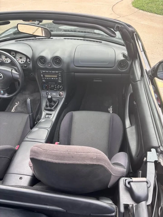 2002 Mazda NB MX-5 Miata - Image 12 of 15