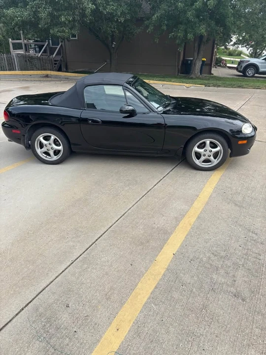2002 Mazda NB MX-5 Miata - Image 7 of 15