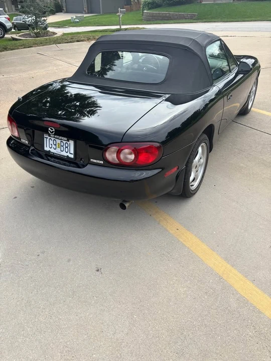 2002 Mazda NB MX-5 Miata - Image 4 of 15