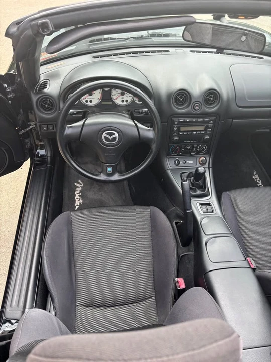 2002 Mazda NB MX-5 Miata - Image 11 of 15