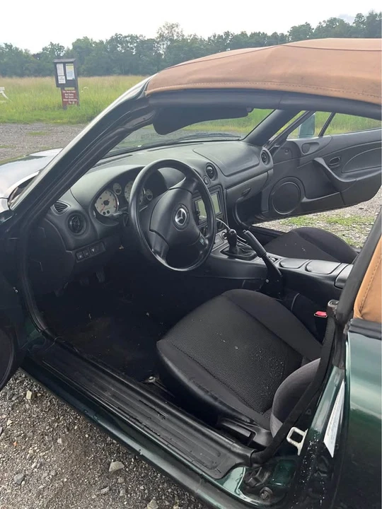 2002 Mazda NB MX-5 Miata - Image 5 of 10
