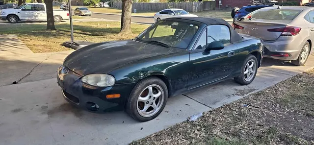 2002 Mazda MX-5 Convertible 2D