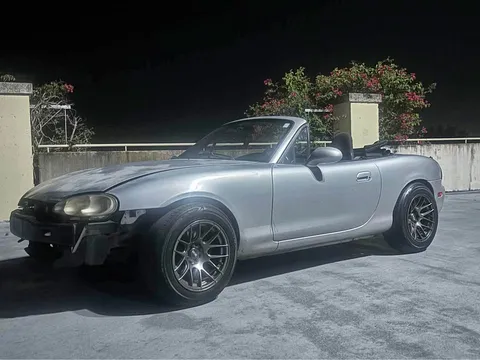 2002 Mazda MX-5 Convertible 2D