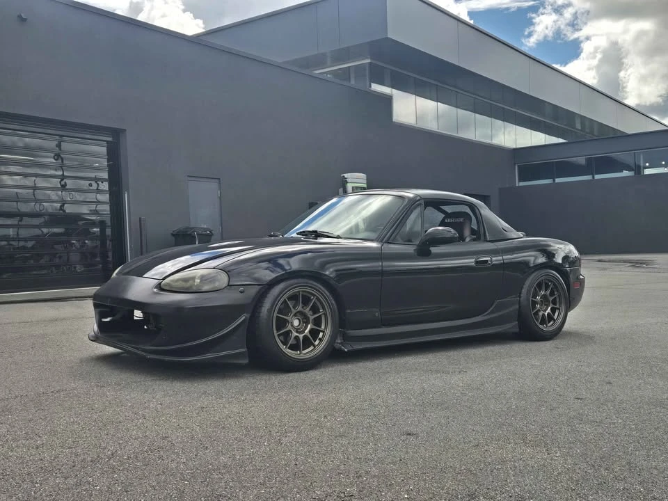 2002 Mazda NB MX-5 Miata - Image 4 of 9