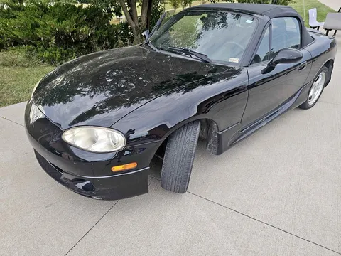 2002 Mazda MX-5 Convertible 2D