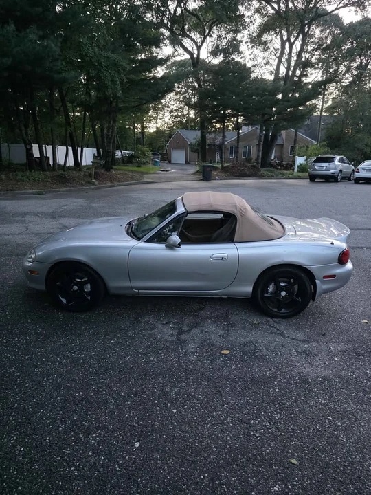 2002 Mazda NB MX-5 Miata - Image 9 of 14