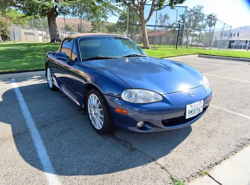 2002 Mazda MX-5 Convertible 2D