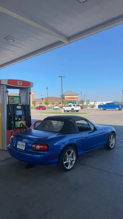 2002 Mazda NB MX-5 Miata - Image 5 of 19