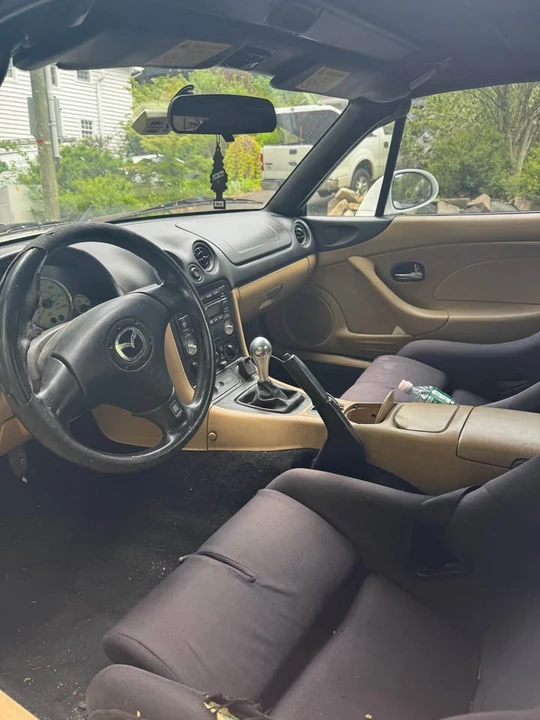 2002 Mazda NB MX-5 Miata - Image 5 of 6