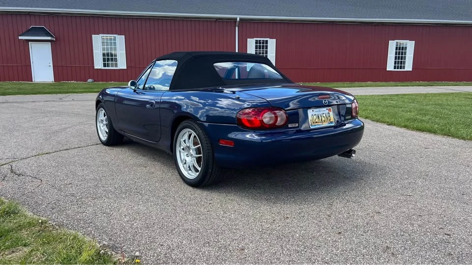 2002 Mazda NB MX-5 Miata - Image 4 of 21