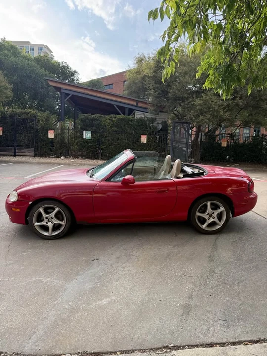 2002 Mazda NB MX-5 Miata - Image 2 of 15