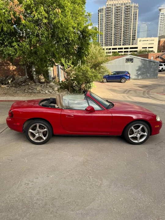 2002 Mazda NB MX-5 Miata - Image 5 of 15