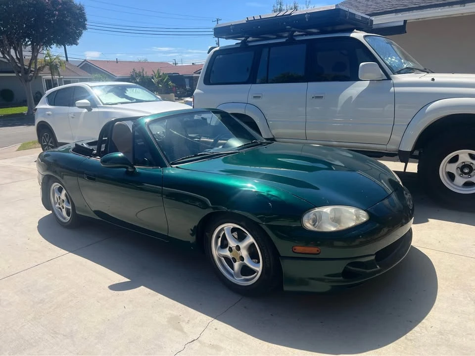 2002 Mazda NB MX-5 Miata - Image 2 of 20