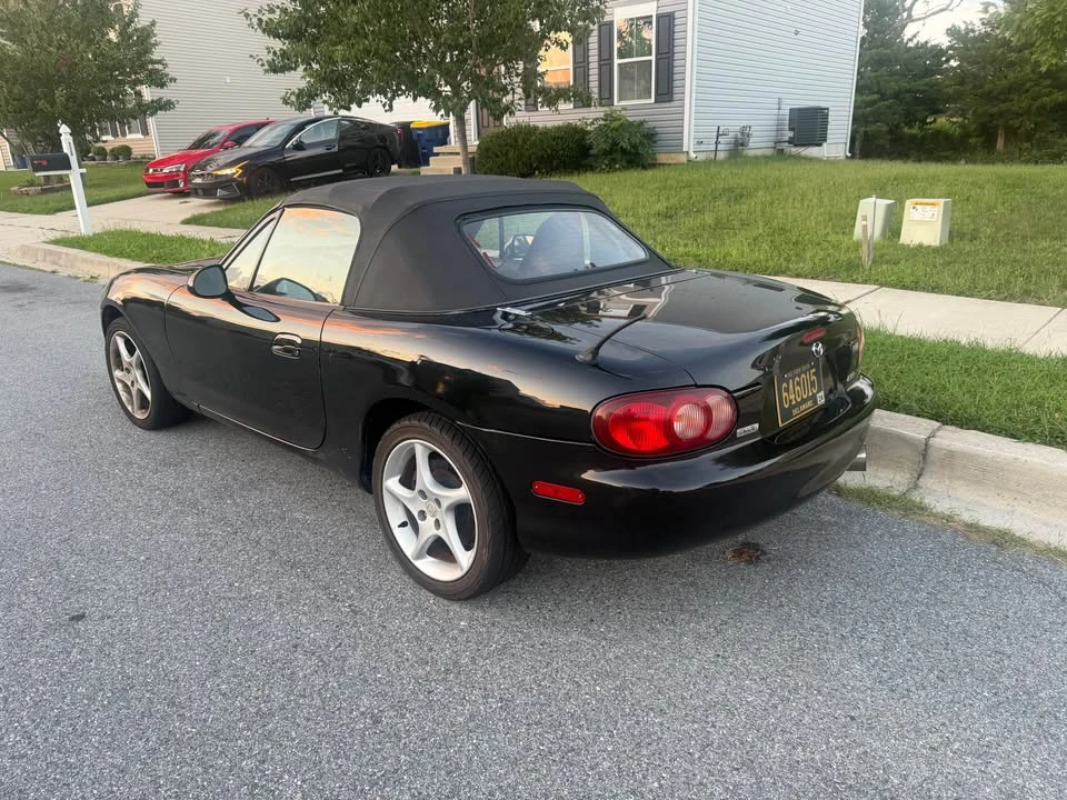 2002 Mazda NB MX-5 Miata - Image 2 of 12