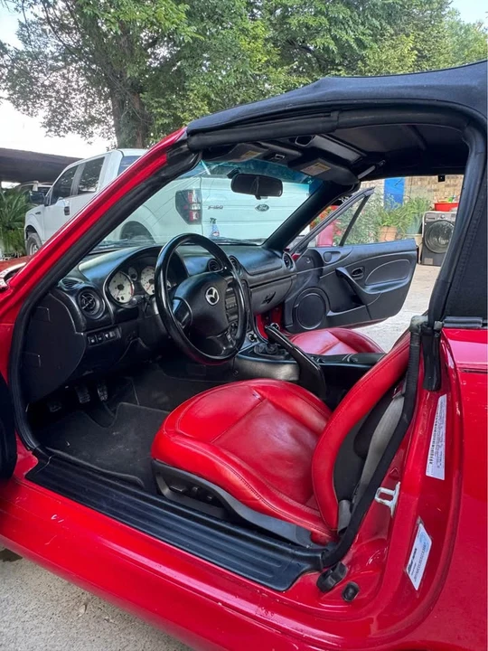 2002 Mazda NB MX-5 Miata - Image 11 of 16