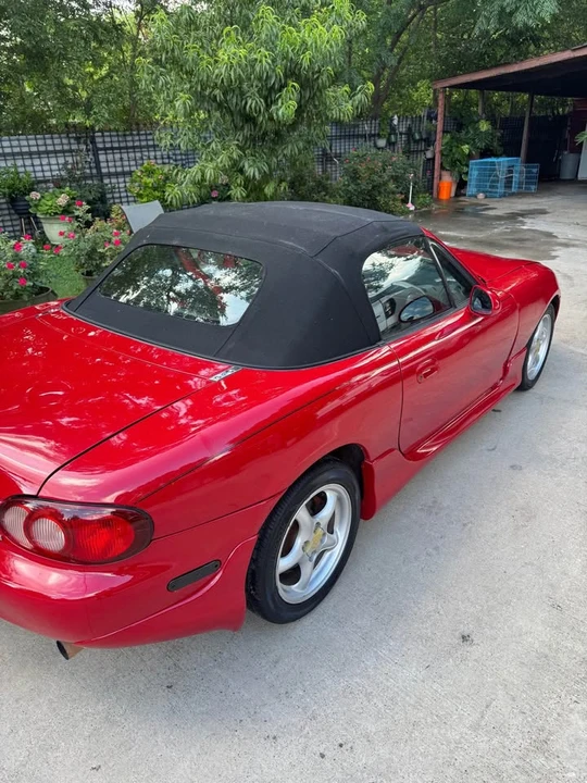 2002 Mazda NB MX-5 Miata - Image 9 of 16