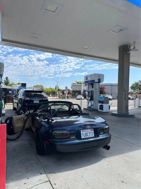 2002 Mazda NB MX-5 Miata - Image 3 of 3