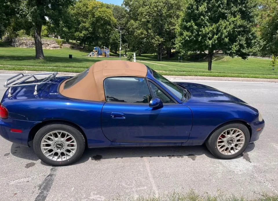 2002 Mazda NB MX-5 Miata - Image 6 of 12