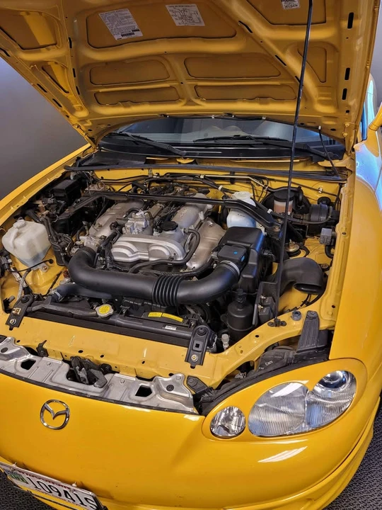 2002 Mazda NB MX-5 Miata - Image 2 of 11