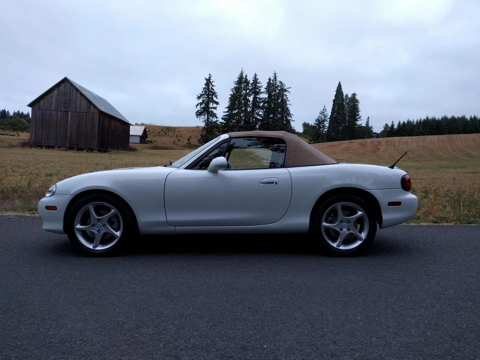 2002 Mazda NB MX-5 Miata - Image 16 of 31