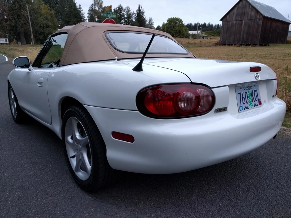 2002 Mazda NB MX-5 Miata - Image 17 of 31