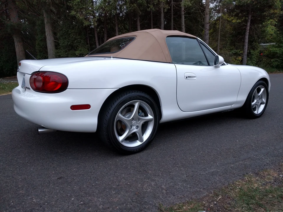 2002 Mazda NB MX-5 Miata - Image 19 of 31