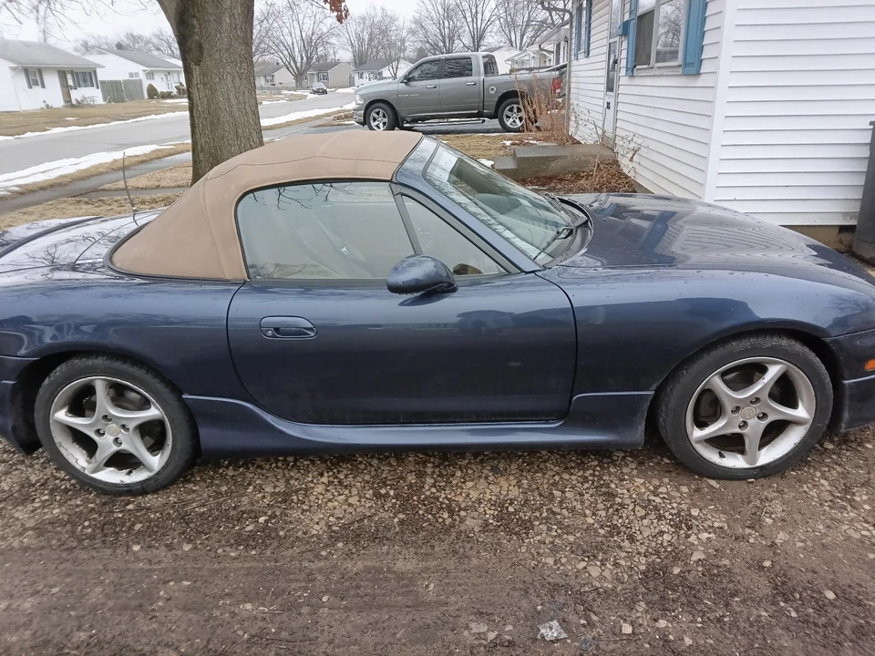 2002 Mazda NB MX-5 Miata - Image 6 of 17