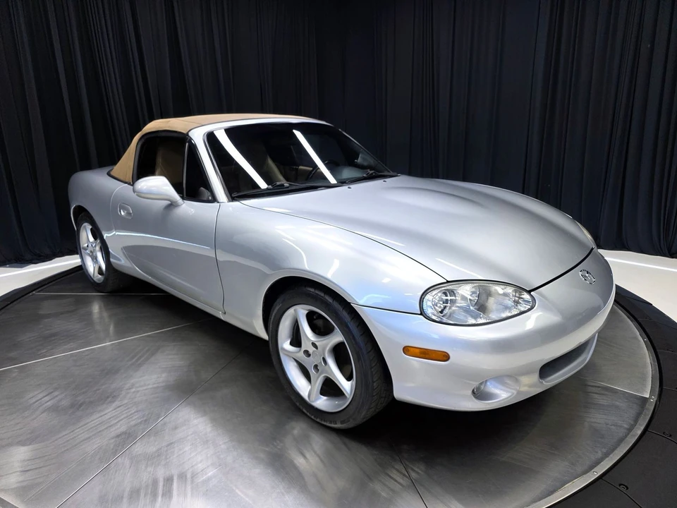 2002 Mazda NB MX-5 Miata - Image 5 of 31