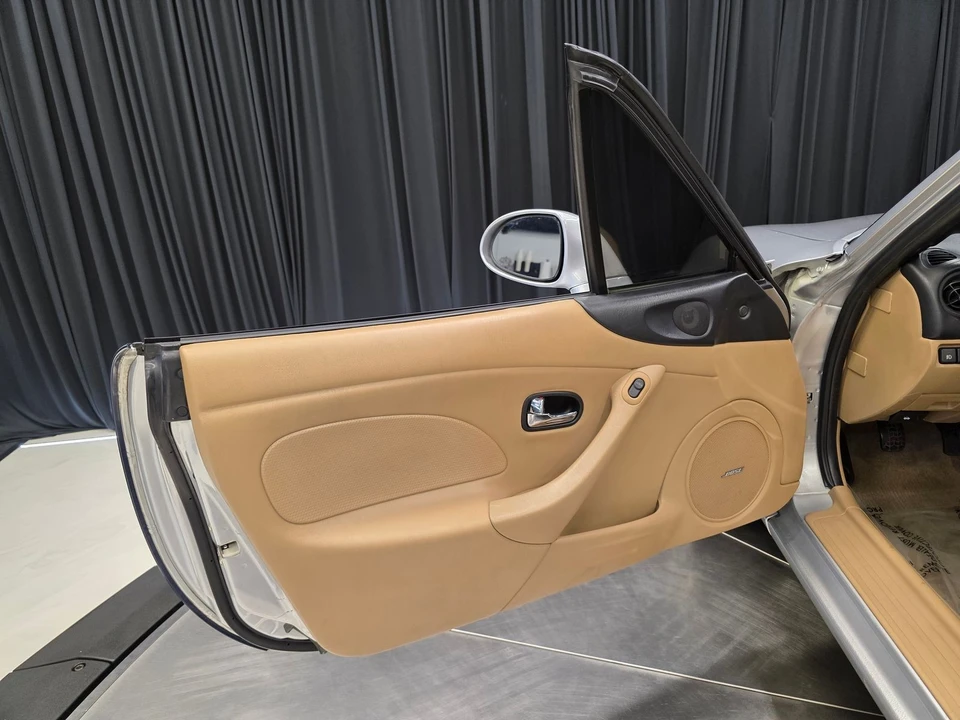 2002 Mazda NB MX-5 Miata - Image 17 of 31