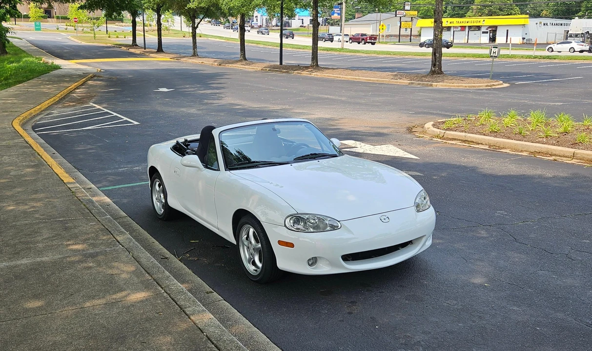 2002 Mazda NB MX-5 Miata - Image 19 of 31