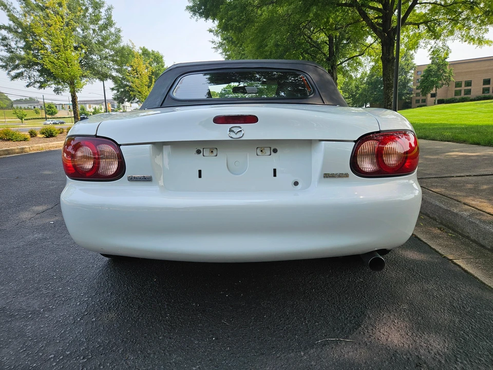 2002 Mazda NB MX-5 Miata - Image 28 of 31