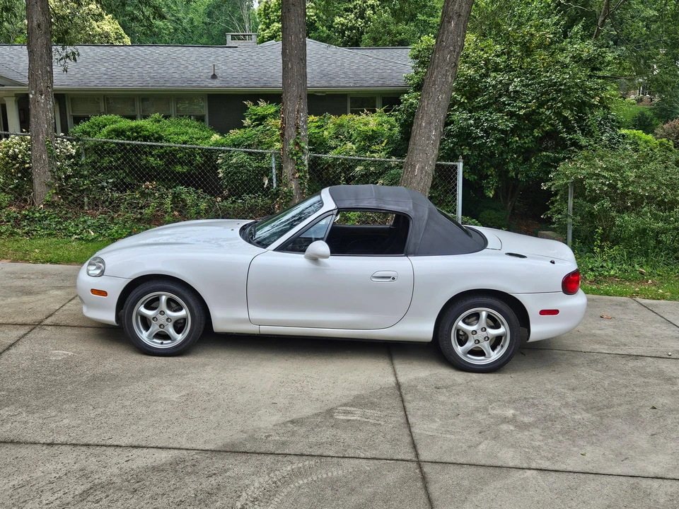 2002 Mazda NB MX-5 Miata - Image 24 of 31