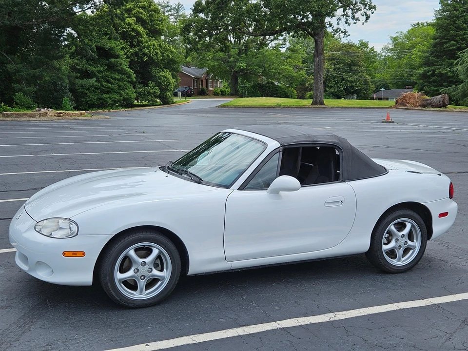 2002 Mazda NB MX-5 Miata - Image 21 of 31