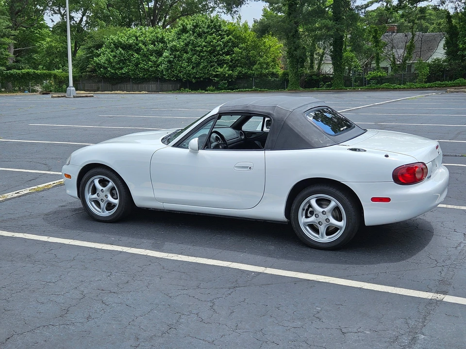 2002 Mazda NB MX-5 Miata - Image 25 of 31