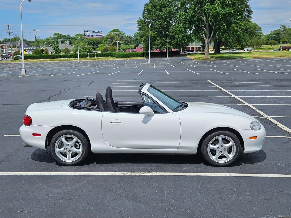 2002 Mazda NB MX-5 Miata - Image 17 of 31