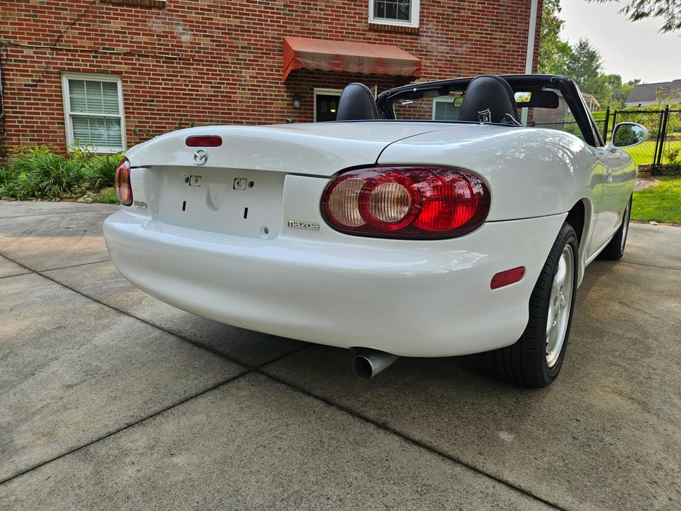 2002 Mazda NB MX-5 Miata - Image 15 of 31