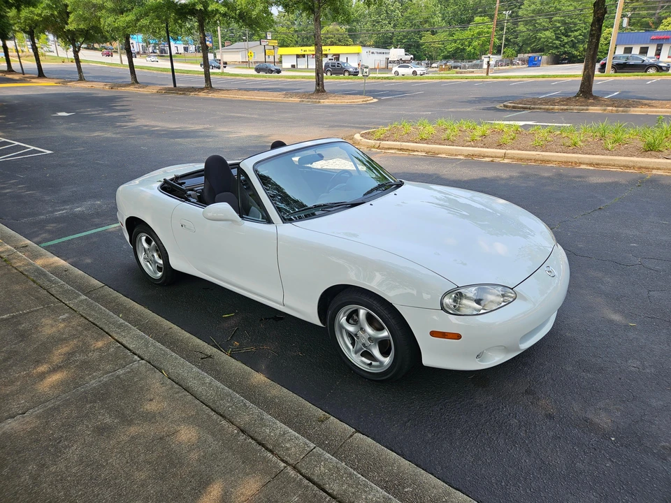 2002 Mazda NB MX-5 Miata - Image 18 of 31