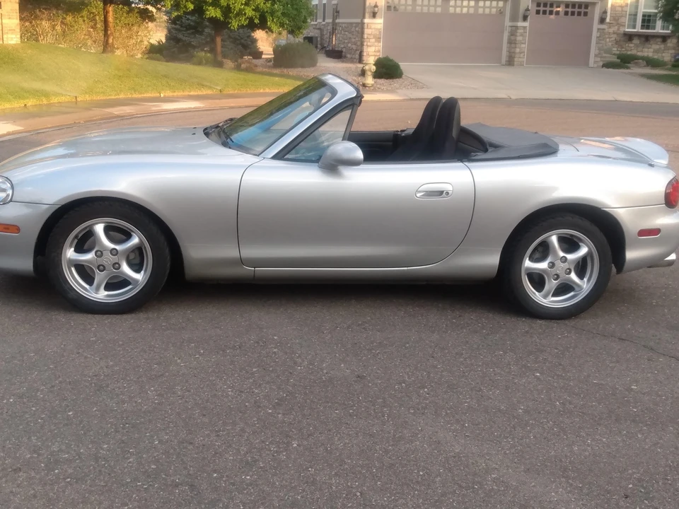 2002 Mazda NB MX-5 Miata - Image 8 of 20