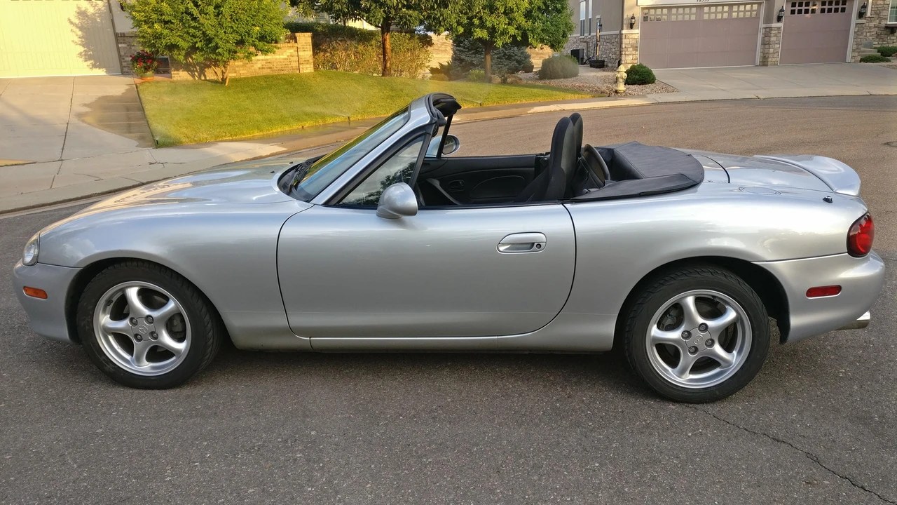2002 Mazda NB MX-5 Miata - Image 9 of 20