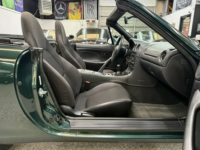 2002 Mazda NB MX-5 Miata - Image 27 of 31