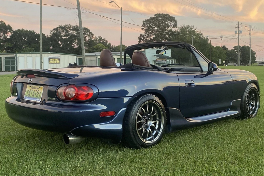 2002 Mazda NB MX-5 Miata - Image 4 of 31