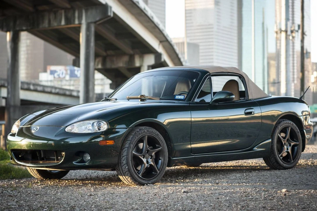 2002 Mazda NB MX-5 Miata - Image 2 of 31