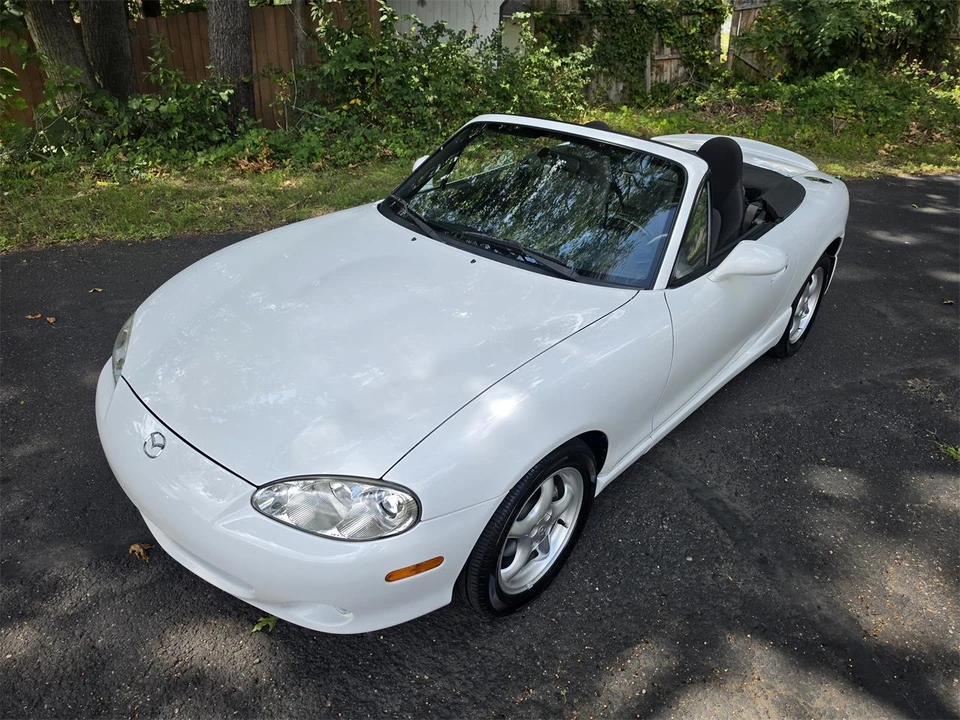 2002 Mazda NB MX-5 Miata - Image 3 of 31