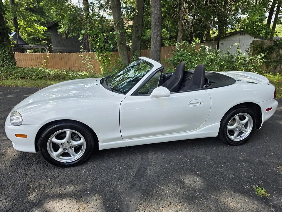 2002 Mazda NB MX-5 Miata - Image 5 of 31