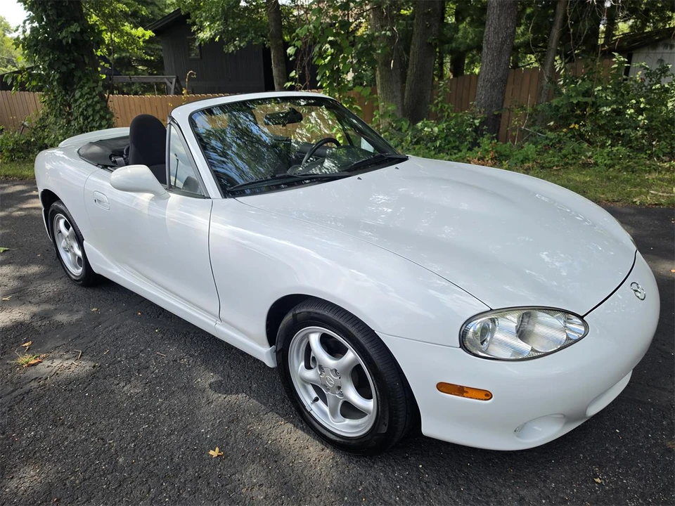 2002 Mazda NB MX-5 Miata - Image 11 of 31
